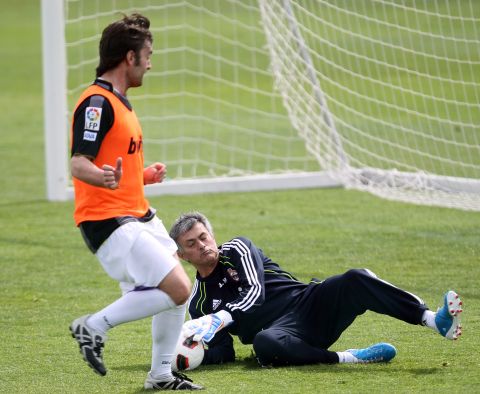 PARTIDO ENTRE MOURINHO Y SU STAFF TECNICO CONTA LA PRENSA DEPORTIVA QUE SIGUE AL REAL MADRID. MOU A LO IKER